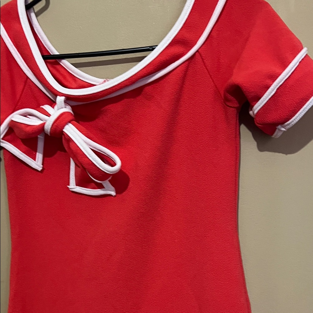 Elegant Red Dress with White Trim - Picture 11 of 11
